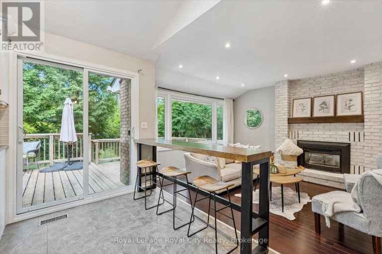 17 SUGARBUSH PLACE, Guelph (Willow West/Sugarbush/West Acres), Ontario, N1H7Z1