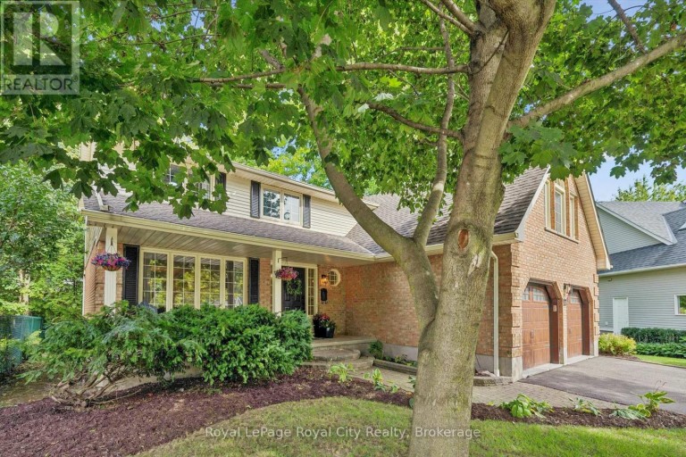 17 SUGARBUSH PLACE, Guelph (Willow West/Sugarbush/West Acres), Ontario, N1H7Z1
