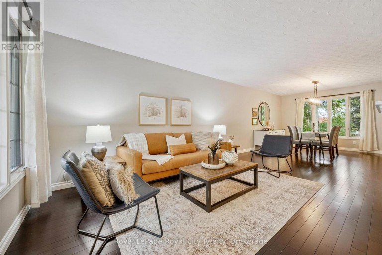 17 SUGARBUSH PLACE, Guelph (Willow West/Sugarbush/West Acres), Ontario, N1H7Z1
