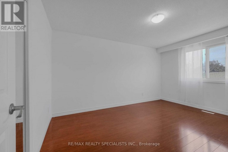 11 - 3525 BRANDON GATE DRIVE, Mississauga (Malton), Ontario, L4T3M3