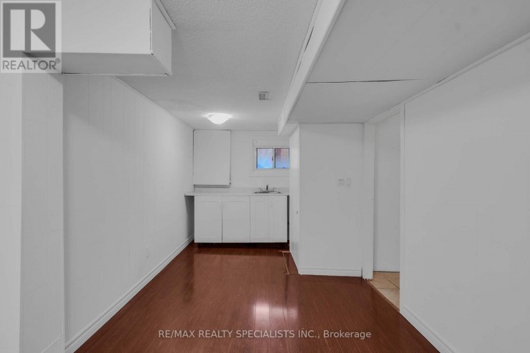 11 - 3525 BRANDON GATE DRIVE, Mississauga (Malton), Ontario, L4T3M3