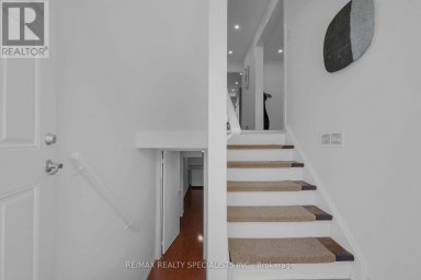 11 - 3525 BRANDON GATE DRIVE Mississauga (Malton) Ontario photo 3
