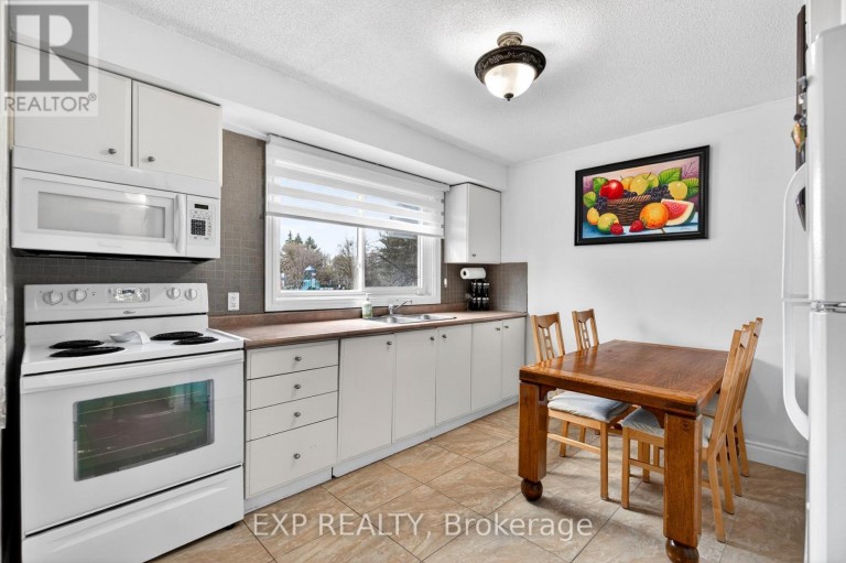 88 ENGLISH STREET, Brampton (Brampton West), Ontario, L6X2P6