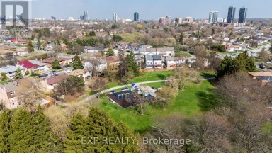 88 ENGLISH STREET Brampton (Brampton West) Ontario photo 50
