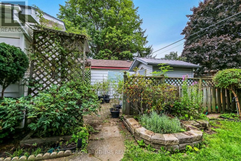 316 WILLOWGROVE CRESCENT, Woodstock (Woodstock - North), Ontario, N4S7N4