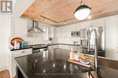 121 CEDAR CREST BEACH ROAD Clarington (Bowmanville) Ontario photo 17