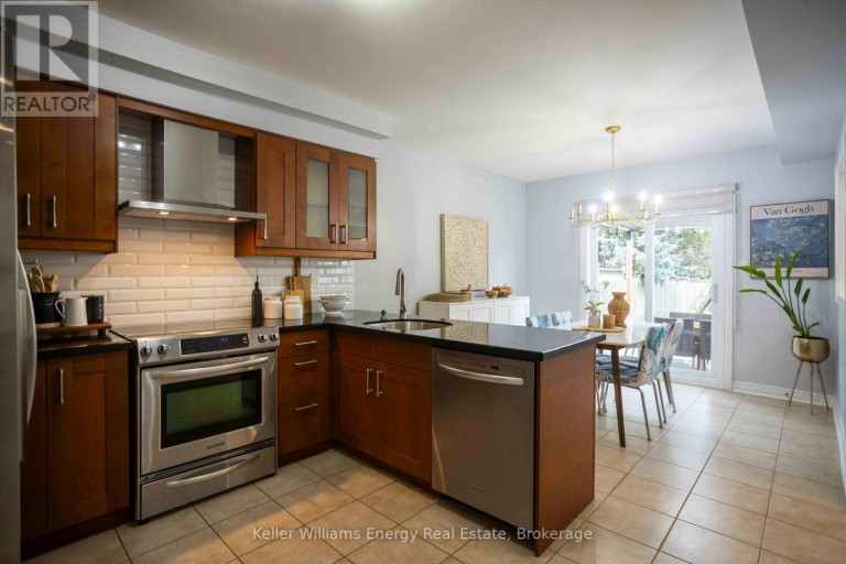 113 ISAAC MURRAY AVENUE, Vaughan (Maple), Ontario, L6A2S8