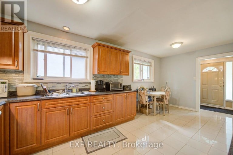 608 RUPERT AVENUE, Whitchurch-Stouffville (Stouffville), Ontario, L4A1W1