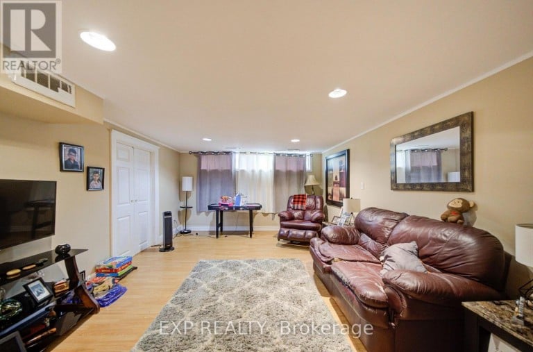 608 RUPERT AVENUE, Whitchurch-Stouffville (Stouffville), Ontario, L4A1W1