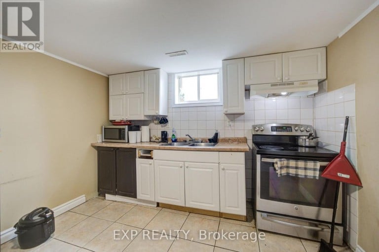 608 RUPERT AVENUE, Whitchurch-Stouffville (Stouffville), Ontario, L4A1W1