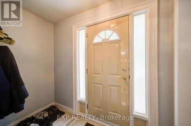 608 RUPERT AVENUE Whitchurch-Stouffville (Stouffville) Ontario photo 3