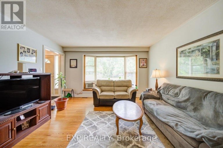 608 RUPERT AVENUE, Whitchurch-Stouffville (Stouffville), Ontario, L4A1W1