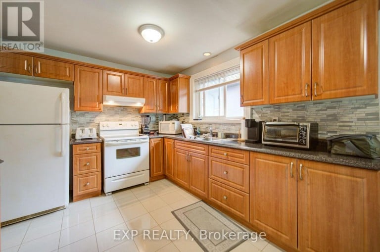 608 RUPERT AVENUE, Whitchurch-Stouffville (Stouffville), Ontario, L4A1W1
