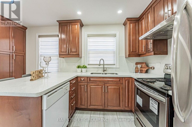 52 GLEN CAMERON ROAD, Markham (Thornhill), Ontario, L3T1P6