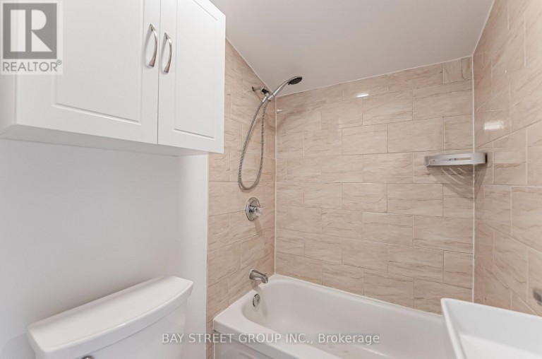 52 GLEN CAMERON ROAD, Markham (Thornhill), Ontario, L3T1P6