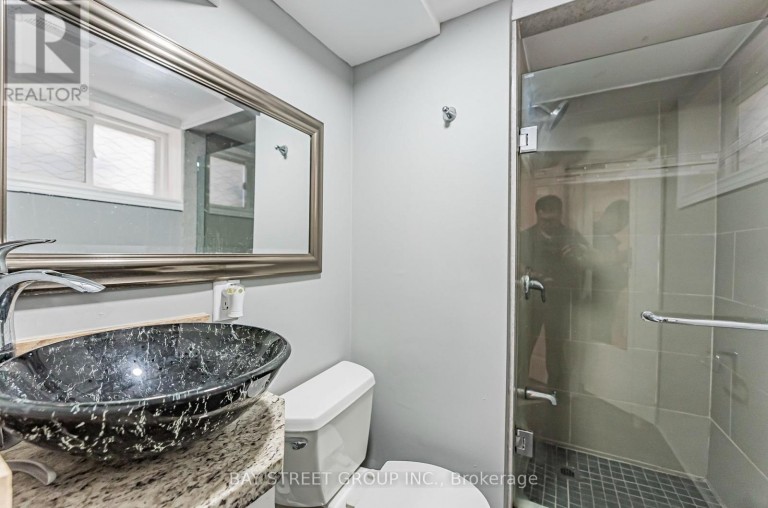 52 GLEN CAMERON ROAD, Markham (Thornhill), Ontario, L3T1P6