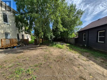 51 PEARL STREET Brantford Ontario photo 8