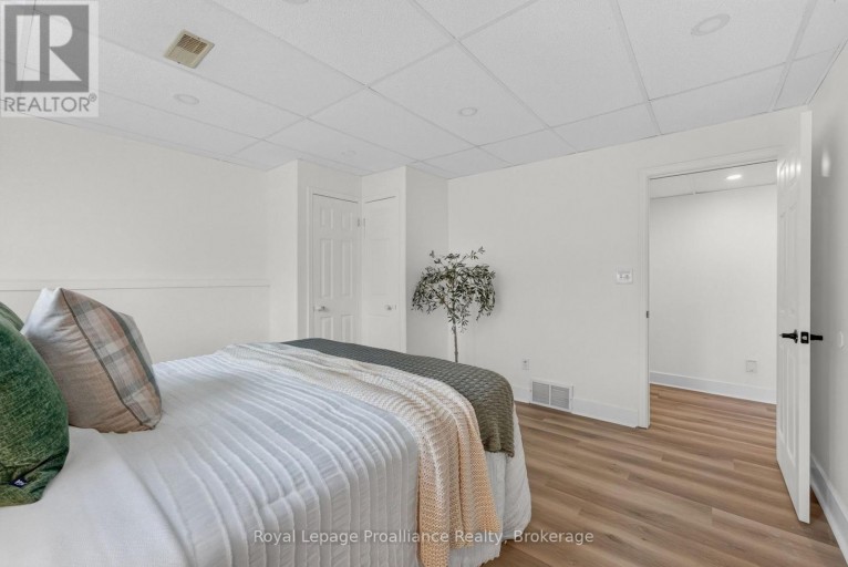 3561 VIENNA CRESCENT, Frontenac (Frontenac South), Ontario, K0H1M0