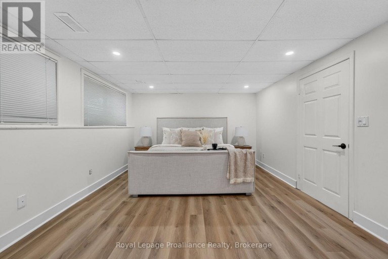 3561 VIENNA CRESCENT, Frontenac (Frontenac South), Ontario, K0H1M0