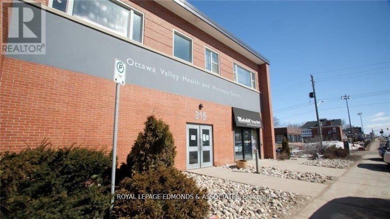 315 Pembroke Street E, Pembroke, Ontario (id X13767444)