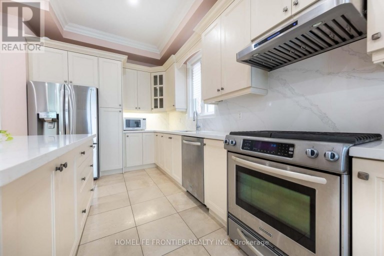 183 FINCH AVENUE E, Toronto (Willowdale East), Ontario, M2N4R8