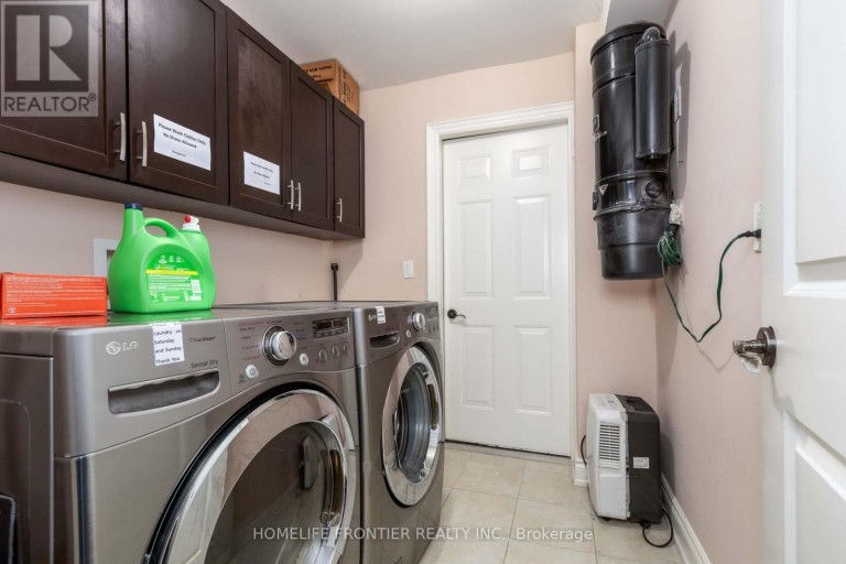 183 FINCH AVENUE E, Toronto (Willowdale East), Ontario, M2N4R8