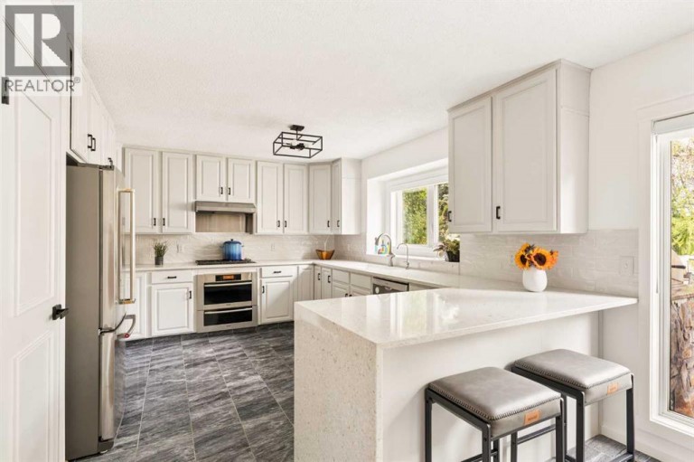 880 Shawnee Drive SW, Calgary, Alberta, T2Y1X3