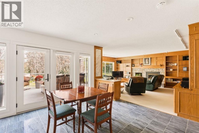 880 Shawnee Drive SW, Calgary, Alberta, T2Y1X3
