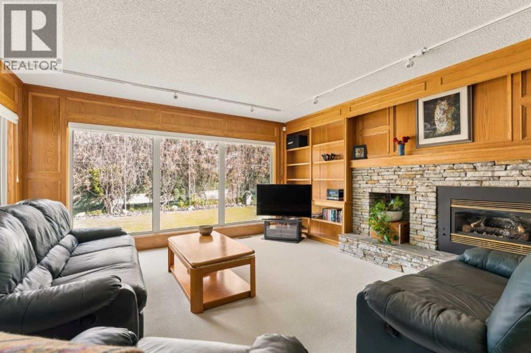 880 Shawnee Drive SW, Calgary, Alberta, T2Y1X3