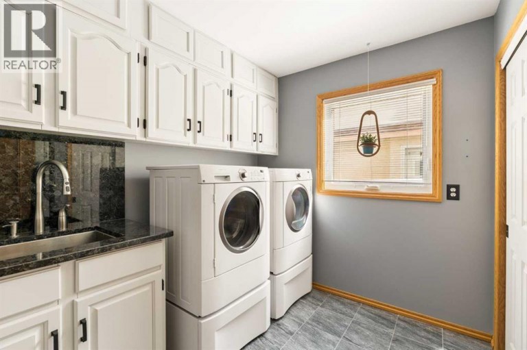 880 Shawnee Drive SW, Calgary, Alberta, T2Y1X3