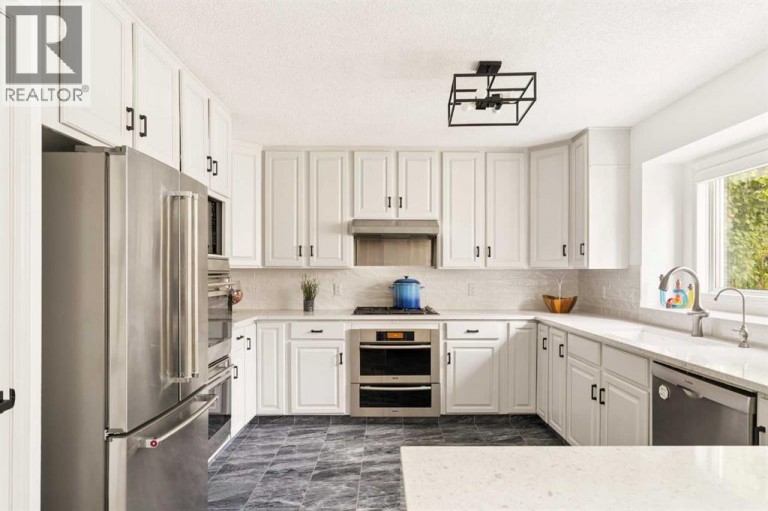 880 Shawnee Drive SW, Calgary, Alberta, T2Y1X3