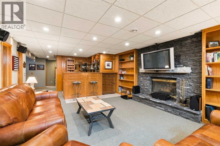 880 Shawnee Drive SW, Calgary, Alberta, T2Y1X3