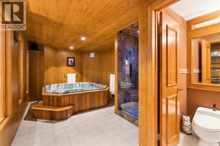 880 Shawnee Drive SW, Calgary, Alberta, T2Y1X3