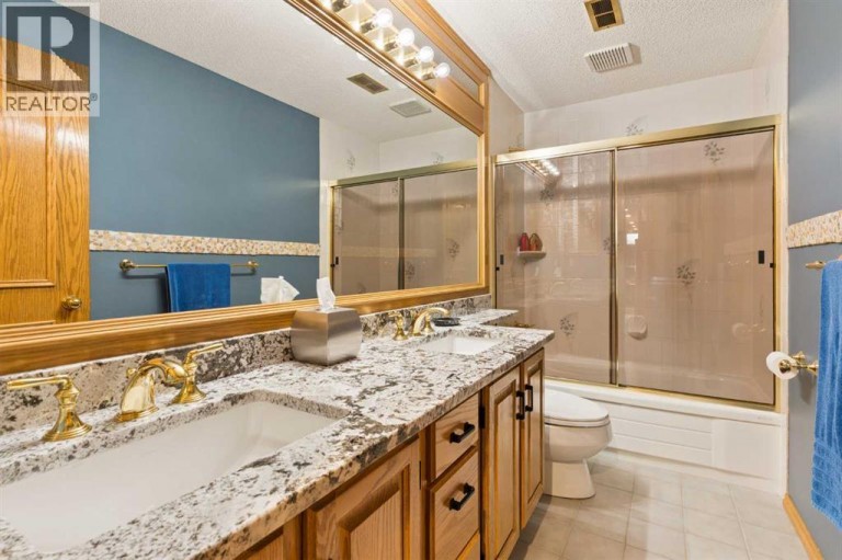 880 Shawnee Drive SW, Calgary, Alberta, T2Y1X3