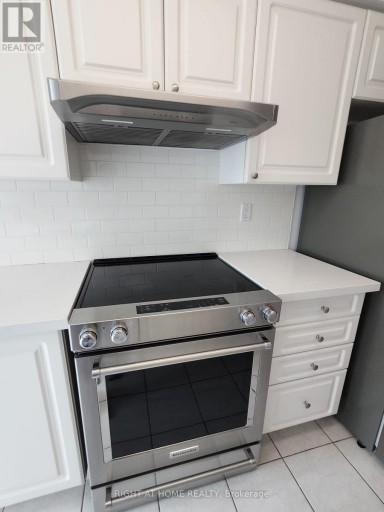 205 - 850 STEELES AVENUE W, Vaughan (Lakeview Estates), Ontario, L4J8E7