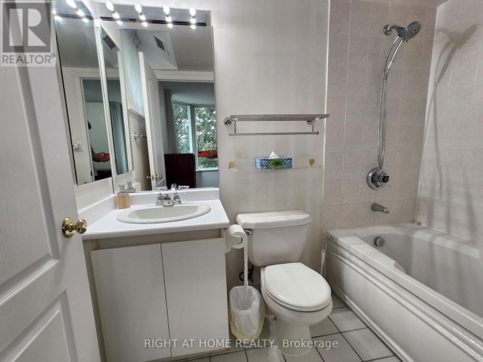 205 - 850 STEELES AVENUE W, Vaughan (Lakeview Estates), Ontario, L4J8E7