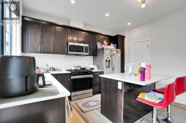 609 Southwinds Close SW Airdrie Alberta photo 11
