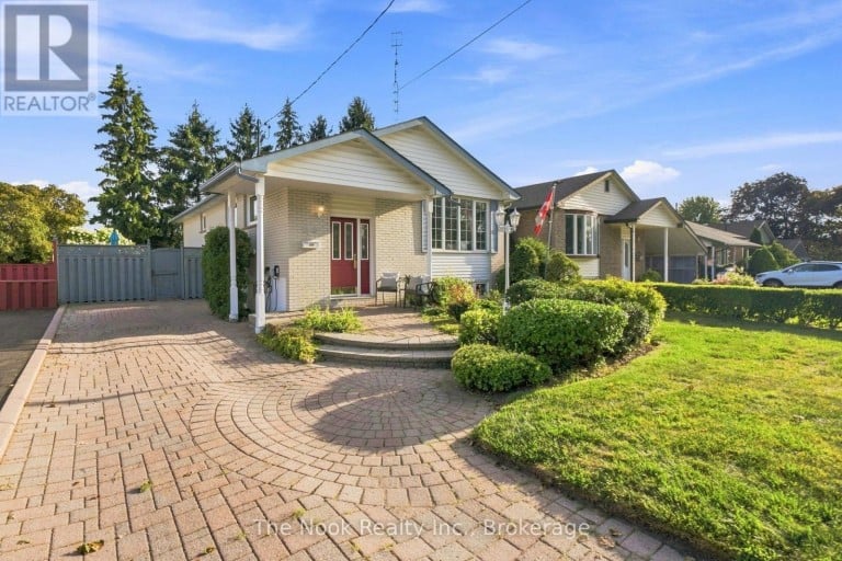 274 LABRADOR DRIVE, Oshawa (Donevan), Ontario, L1H7E8