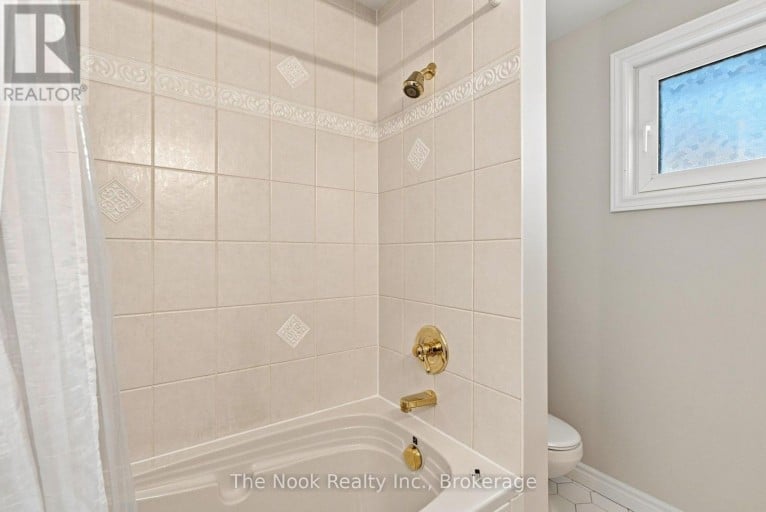 274 LABRADOR DRIVE, Oshawa (Donevan), Ontario, L1H7E8