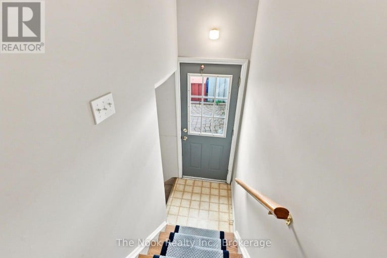 274 LABRADOR DRIVE, Oshawa (Donevan), Ontario, L1H7E8