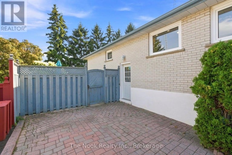 274 LABRADOR DRIVE, Oshawa (Donevan), Ontario, L1H7E8