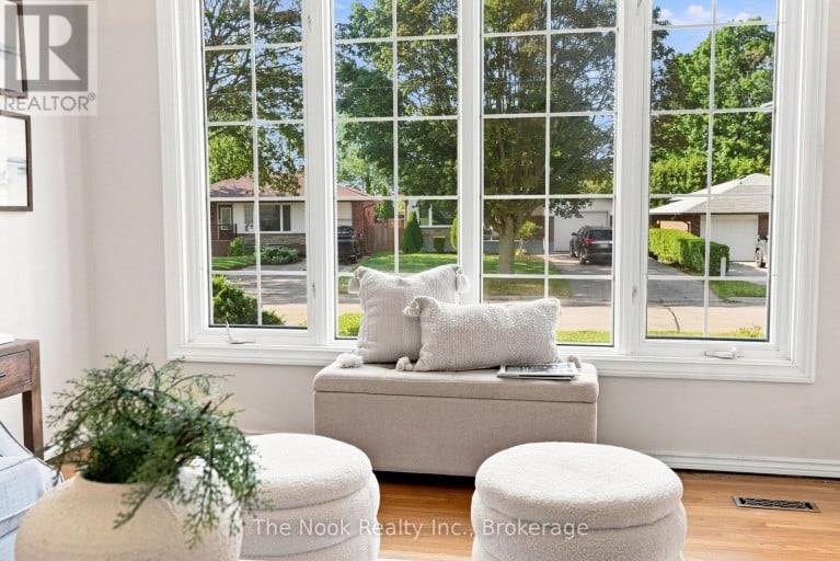 274 LABRADOR DRIVE, Oshawa (Donevan), Ontario, L1H7E8