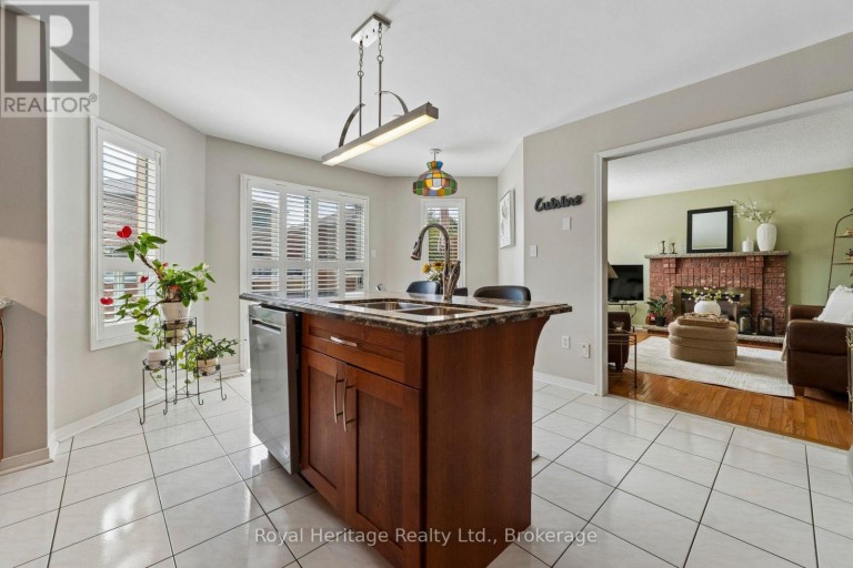 41 WINTERBERRY DRIVE, Whitby (Rolling Acres), Ontario, L1R1Z2
