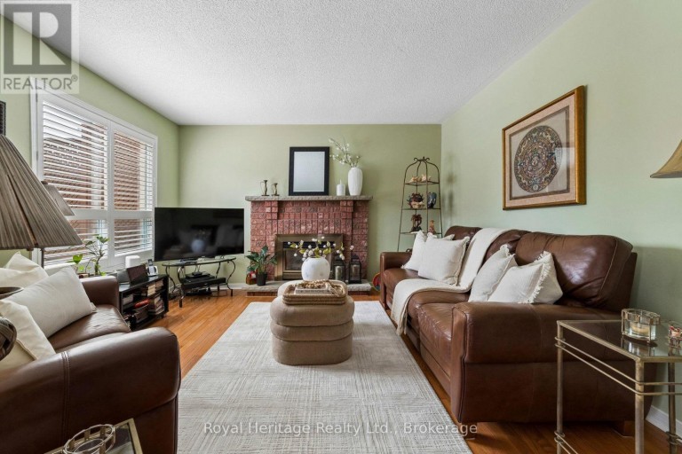 41 WINTERBERRY DRIVE, Whitby (Rolling Acres), Ontario, L1R1Z2