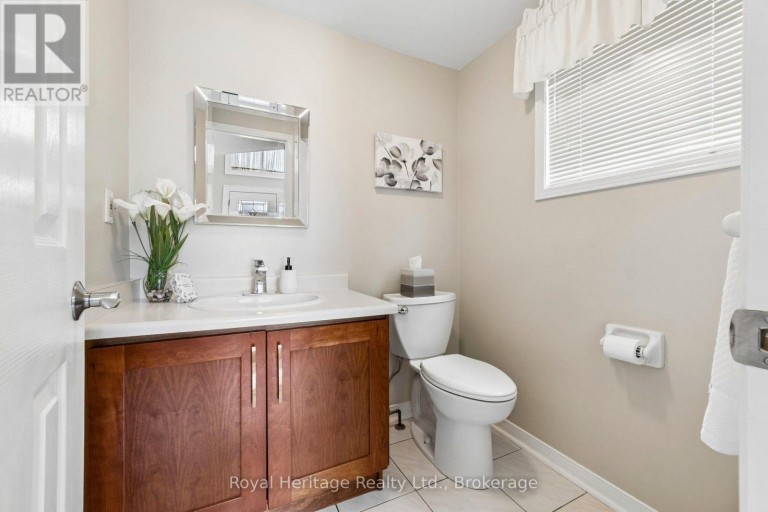 41 WINTERBERRY DRIVE, Whitby (Rolling Acres), Ontario, L1R1Z2