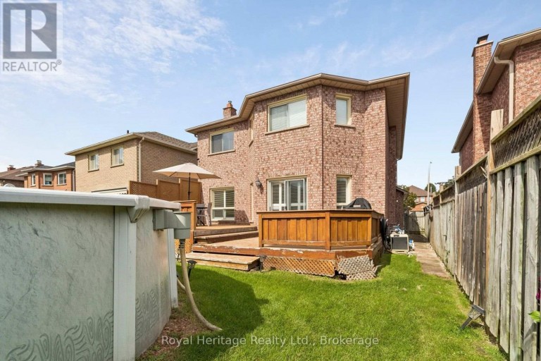 41 WINTERBERRY DRIVE, Whitby (Rolling Acres), Ontario, L1R1Z2