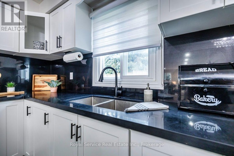 61 ADAMS DRIVE, Ajax (Central), Ontario, L1S5V2