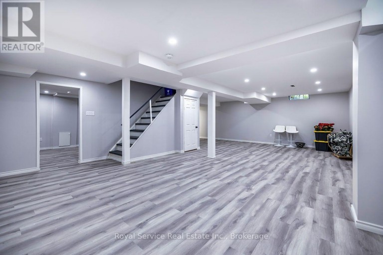 61 ADAMS DRIVE, Ajax (Central), Ontario, L1S5V2