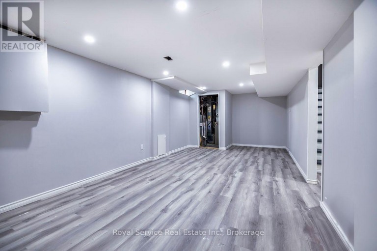 61 ADAMS DRIVE, Ajax (Central), Ontario, L1S5V2