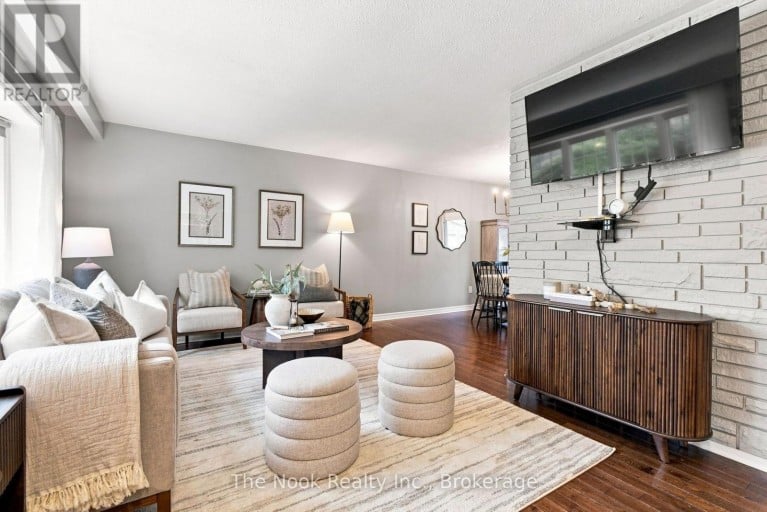 24 CEDAR RIDGE DRIVE, Kawartha Lakes (Mariposa), Ontario, L0C1G0